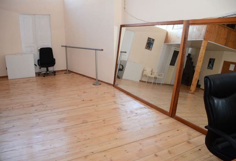 هاستل Guest House Batumi Globus