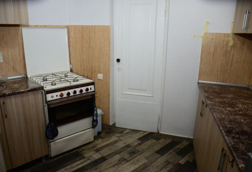 هاستل Guest House Batumi Globus