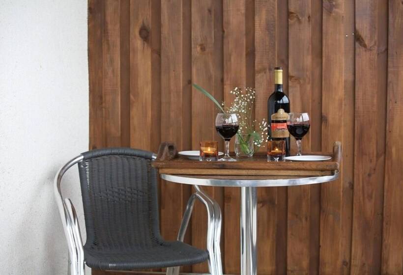 هتل Alazani Valley