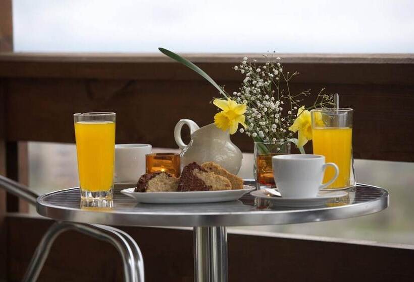 هتل Alazani Valley