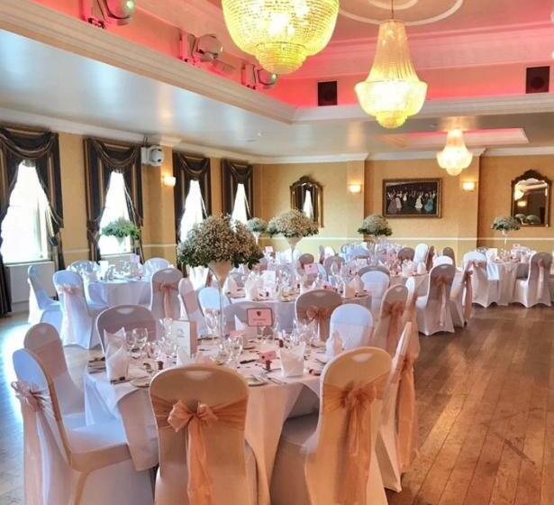 فندق The Golden Lion