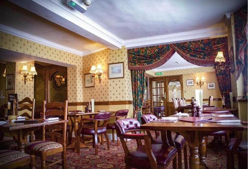 فندق The Golden Lion