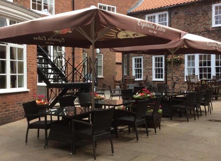 فندق The Golden Lion