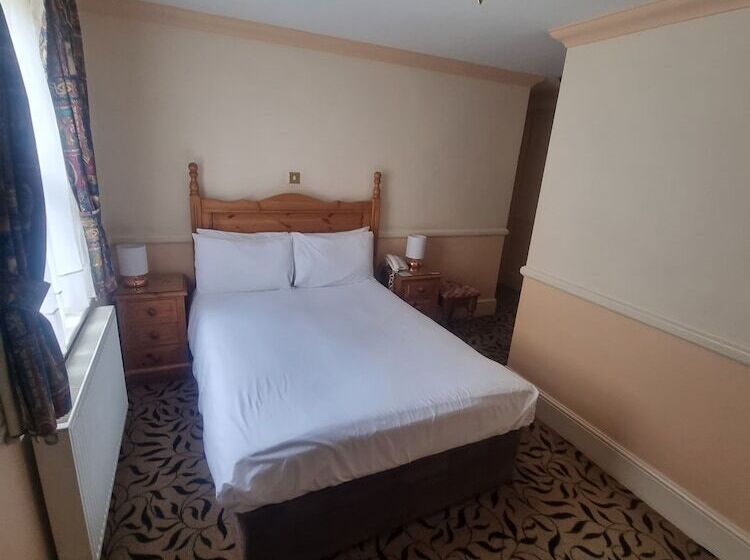 Отель The Royal Oak