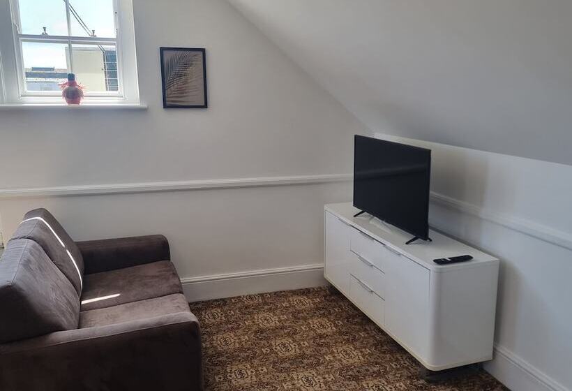 Отель The Royal Oak