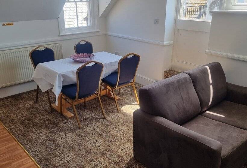 Отель The Royal Oak