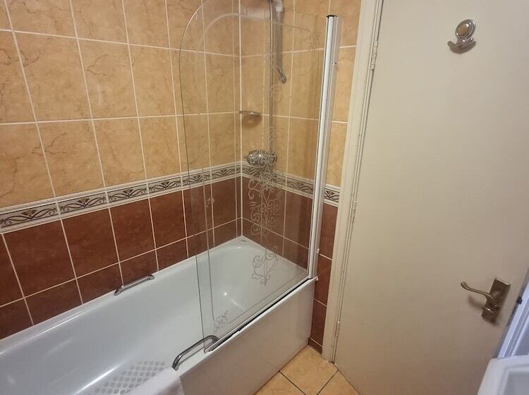 Отель The Royal Oak