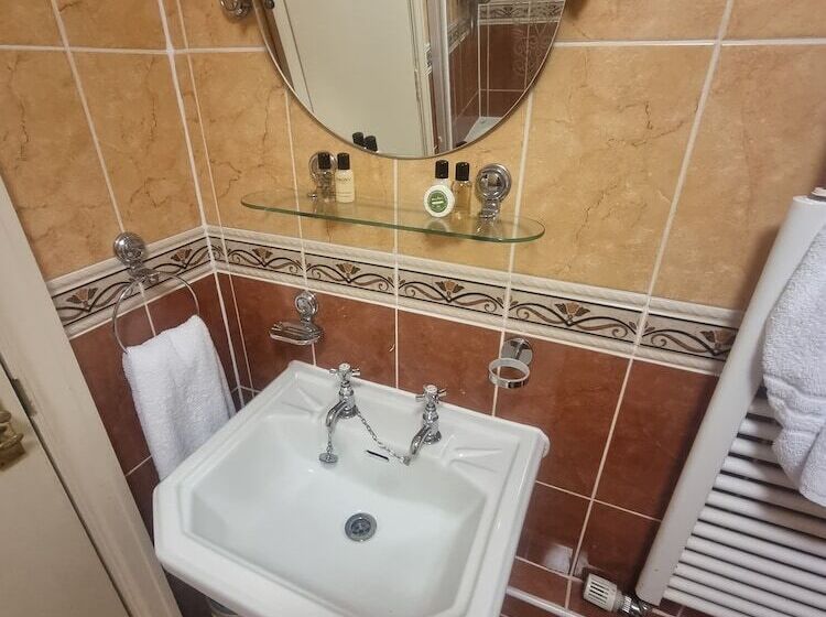 Отель The Royal Oak