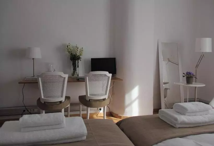 7 Moons Bed & Breakfast