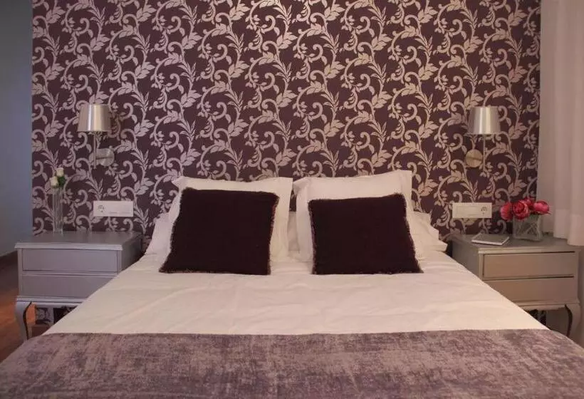 7 Moons Bed & Breakfast