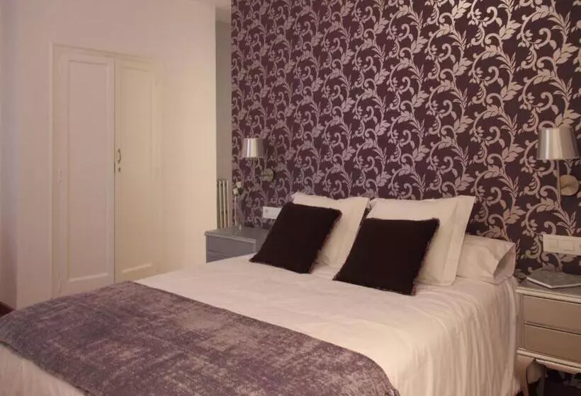 7 Moons Bed & Breakfast