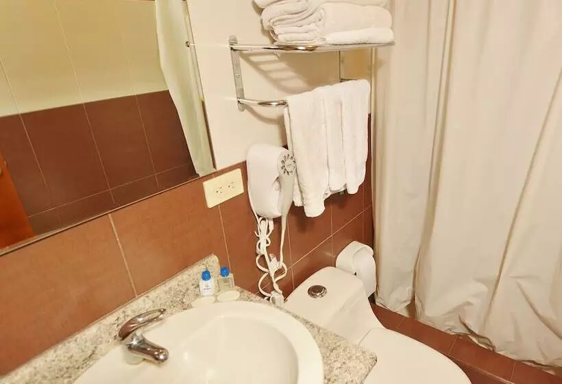 ユースホステル Hostal Gampala