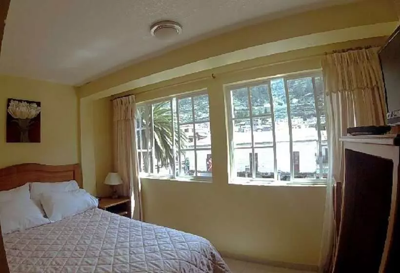 ユースホステル Hostal Gampala