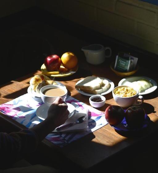 تختخواب و صبحانه Lago Argentino Hostel