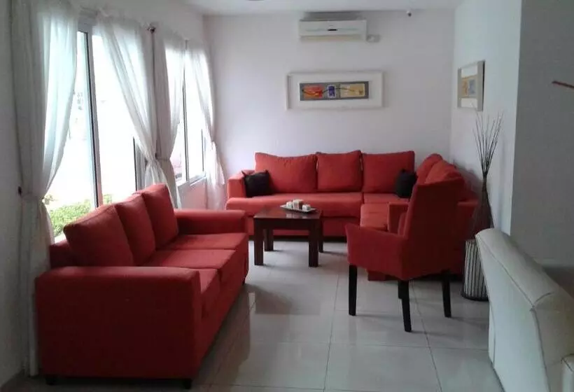 هتل Hosteria Arenas