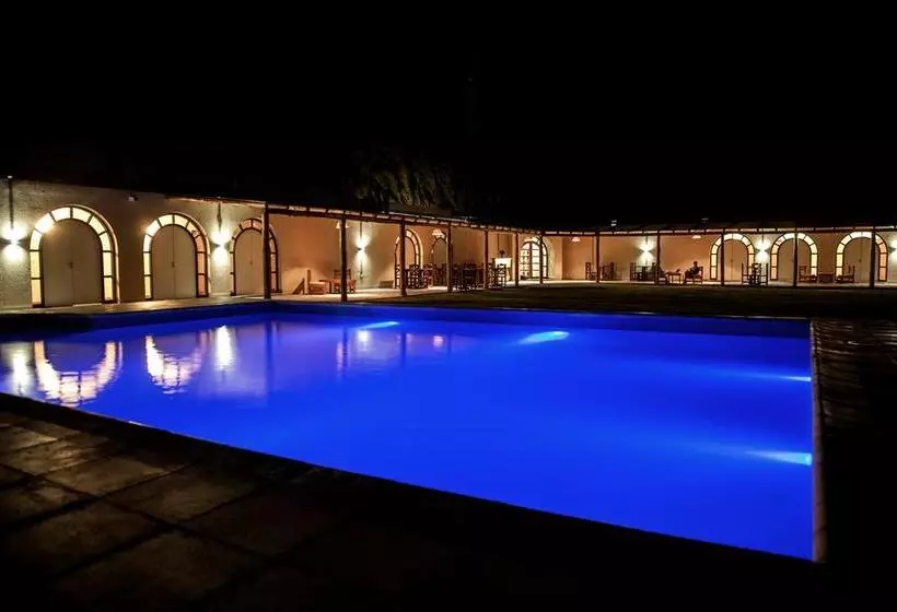 リゾートホテル La Vicuñita Hotel & Cabañas