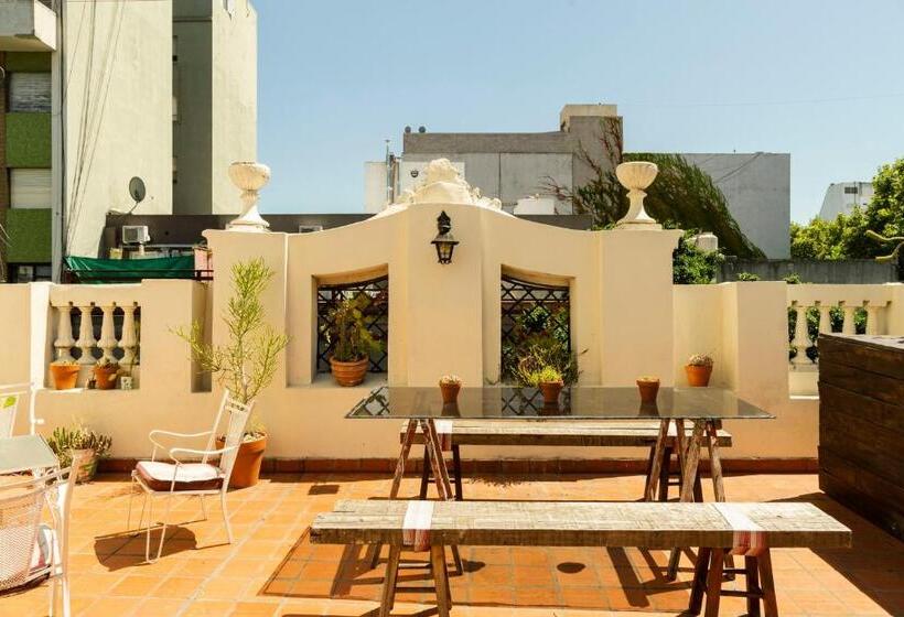 تختخواب و صبحانه Chillhouse