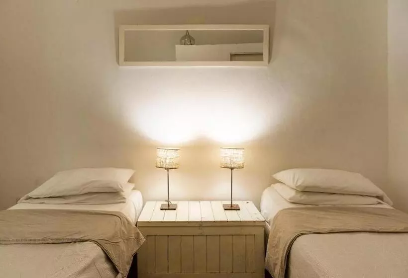 تختخواب و صبحانه Chillhouse