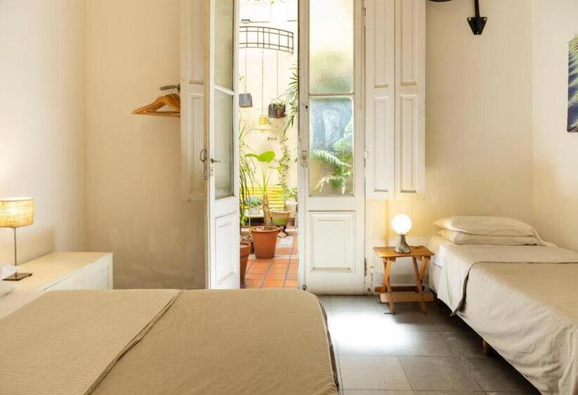 تختخواب و صبحانه Chillhouse