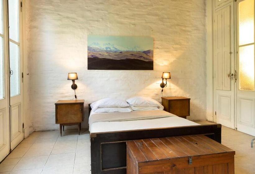 تختخواب و صبحانه Chillhouse