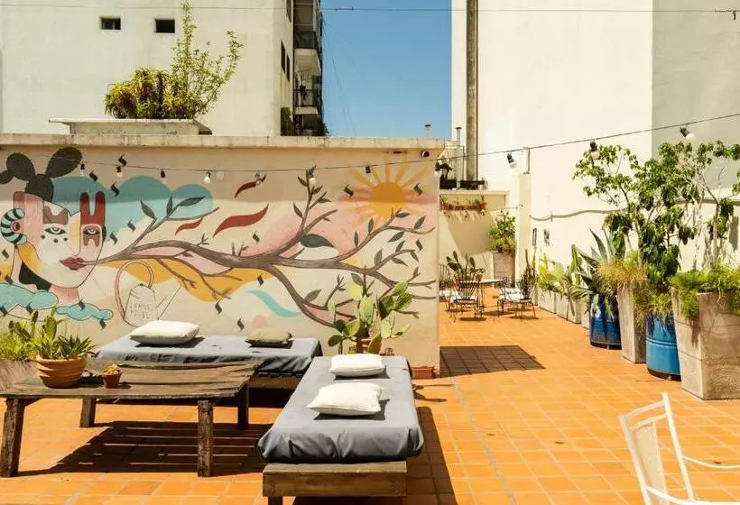 تختخواب و صبحانه Chillhouse