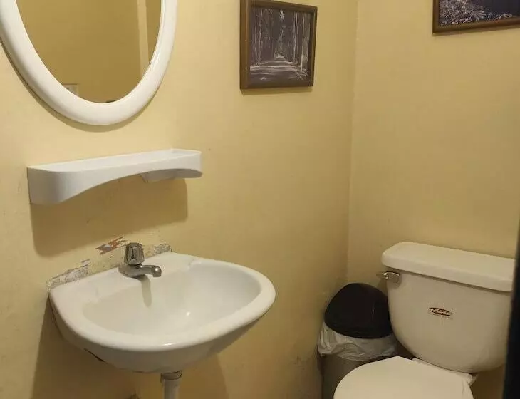 Dreamkapture Hostel Close To The Airport And Bus Terminal