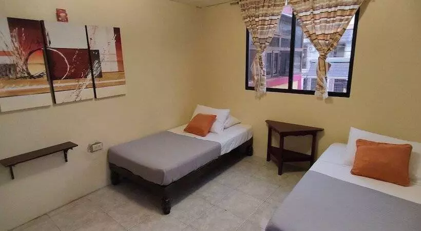 Dreamkapture Hostel Close To The Airport And Bus Terminal