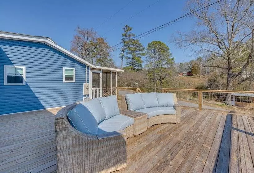 Bright Shelby Cottage W/ Deck & Creek Views!