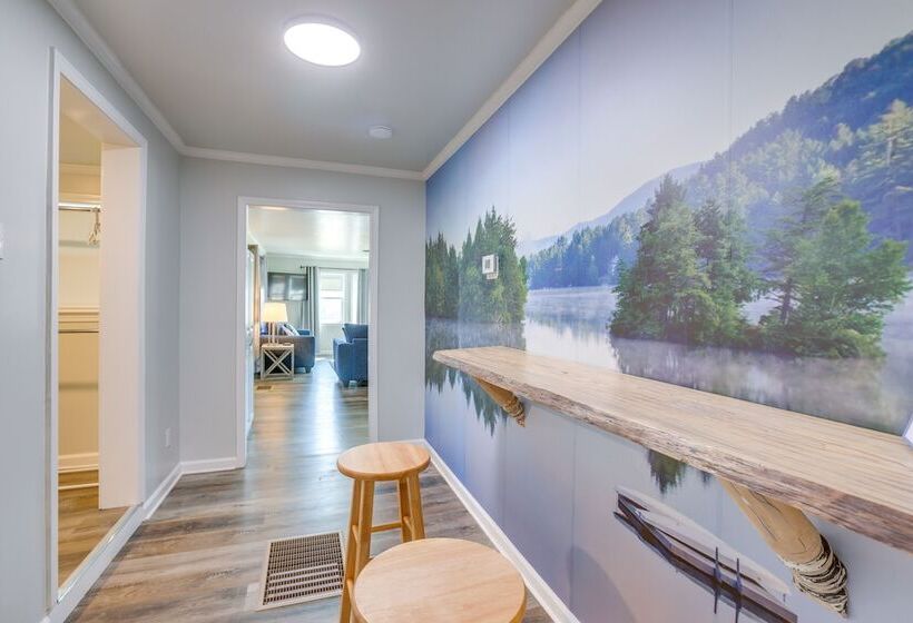 Bright Shelby Cottage W/ Deck & Creek Views!