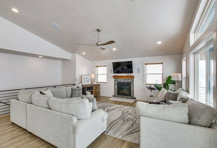 Garden City Cabin W/ Fire Pit: 2 Mi To Bear Lake!