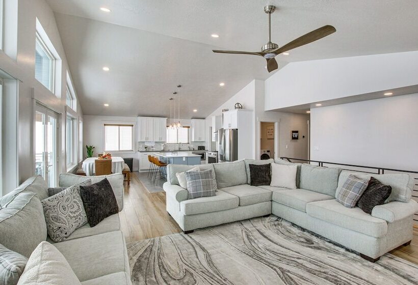 Garden City Cabin W/ Fire Pit: 2 Mi To Bear Lake!