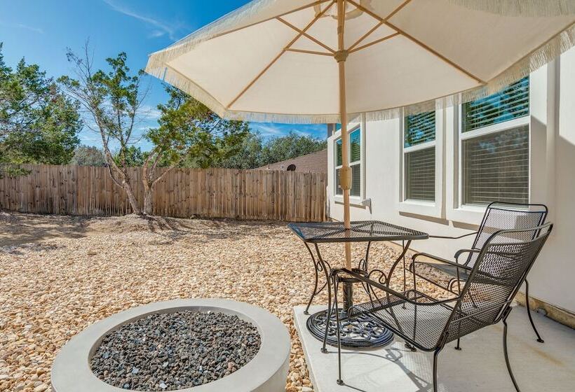 Idyllic Lago Vista Home < 1 Mi To Lake Travis!