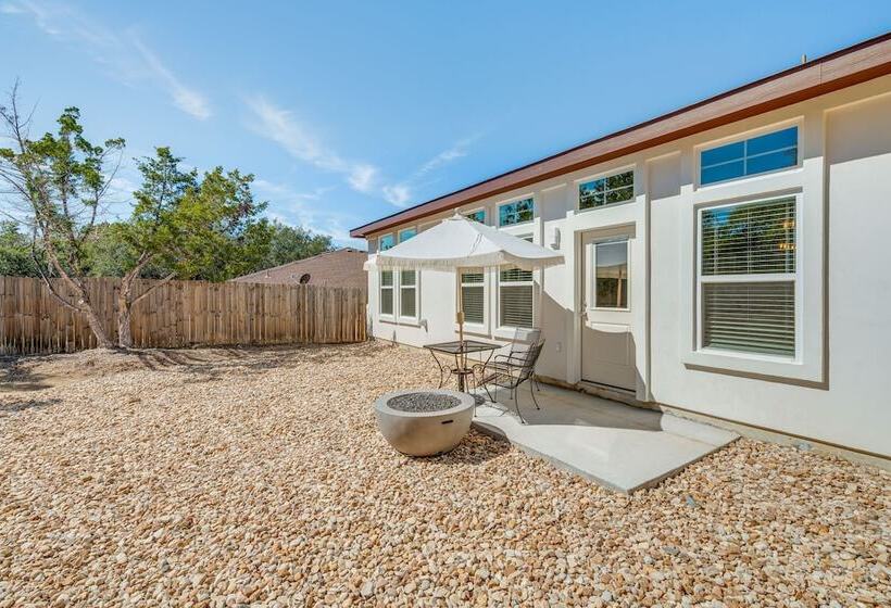 Idyllic Lago Vista Home < 1 Mi To Lake Travis!