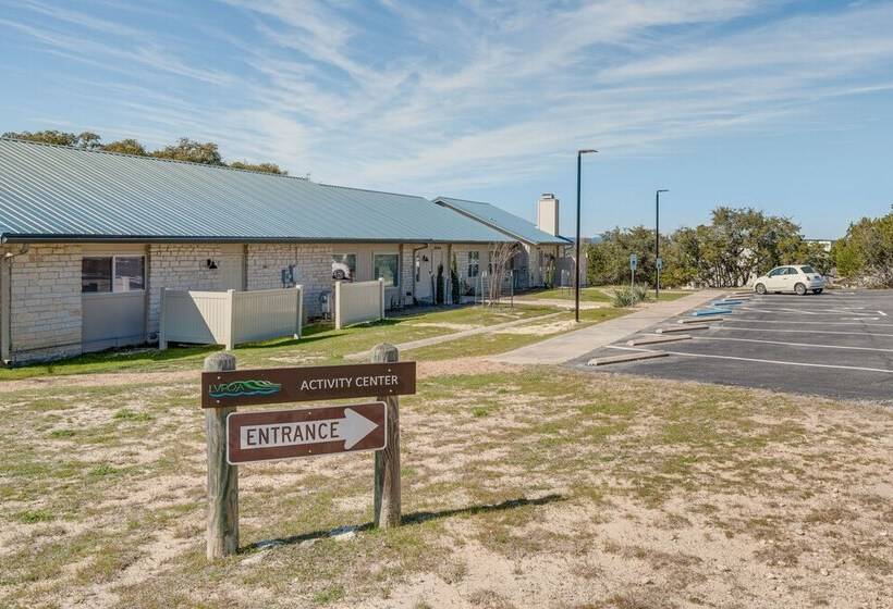 Idyllic Lago Vista Home < 1 Mi To Lake Travis!