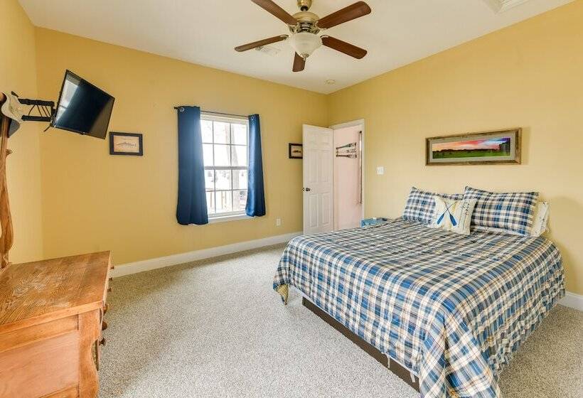 Lakefront Georgia Escape W/ Fire Pit & Boat Dock!