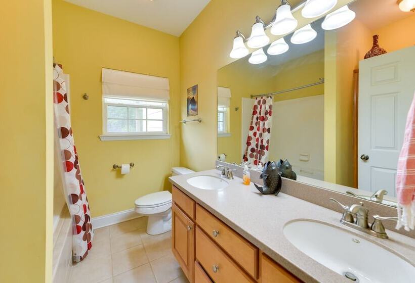 Lakefront Georgia Escape W/ Fire Pit & Boat Dock!