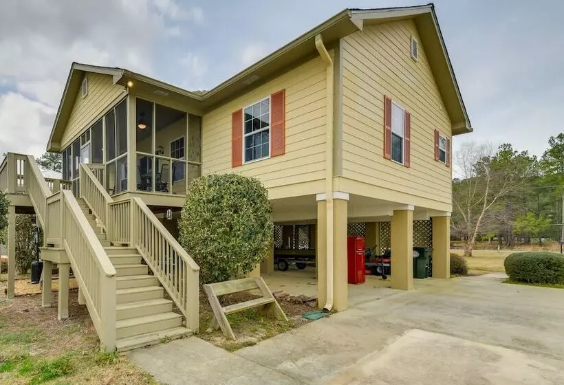 Lakefront Georgia Escape W/ Fire Pit & Boat Dock!