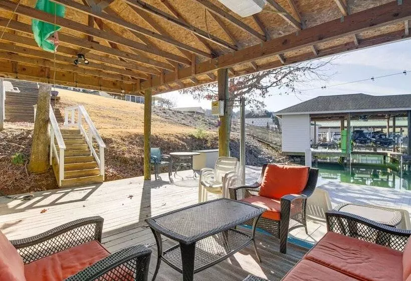 Lakefront Moneta Home W/ Hot Tub & Boat Dock!