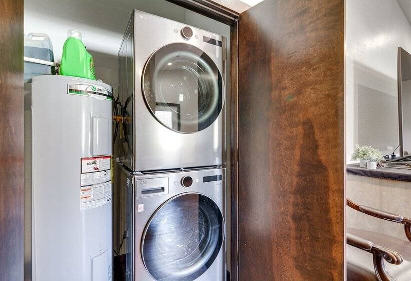 Marionville Cottage On 70 Acres W/ Recreation Room