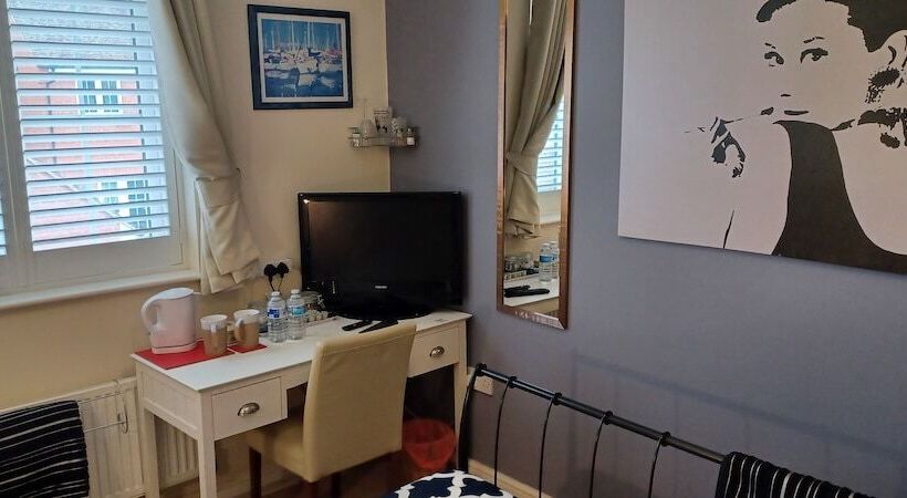 膳宿费 Aylesbury Lovely Double And Single Bedroom With Guest Only Bathroom