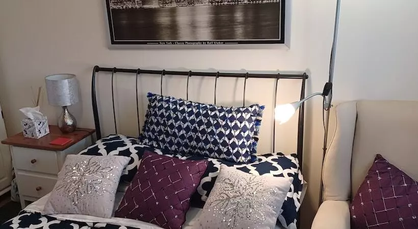 ペンション Aylesbury Lovely Double And Single Bedroom With Guest Only Bathroom
