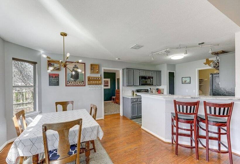 Pet Friendly Austin Home W/ Patio & Fenced Yard!