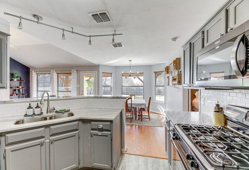 Pet Friendly Austin Home W/ Patio & Fenced Yard!