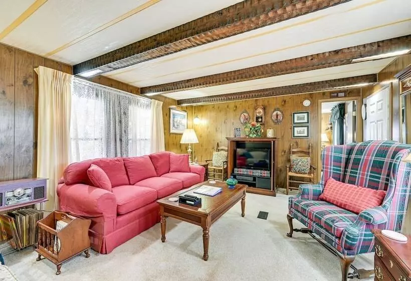 Classic Country Retreat In Ronda On 5 Acres!