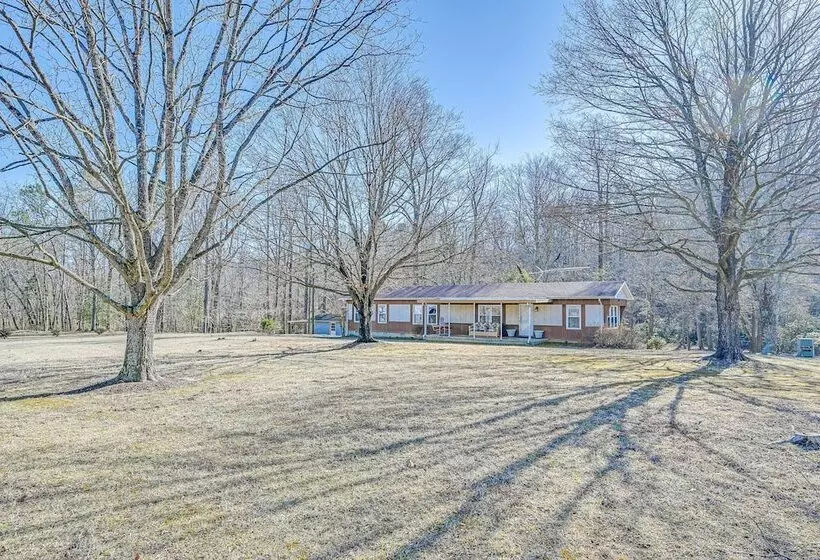 Classic Country Retreat In Ronda On 5 Acres!