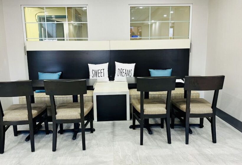 Отель Sleep Inn Chambersburg