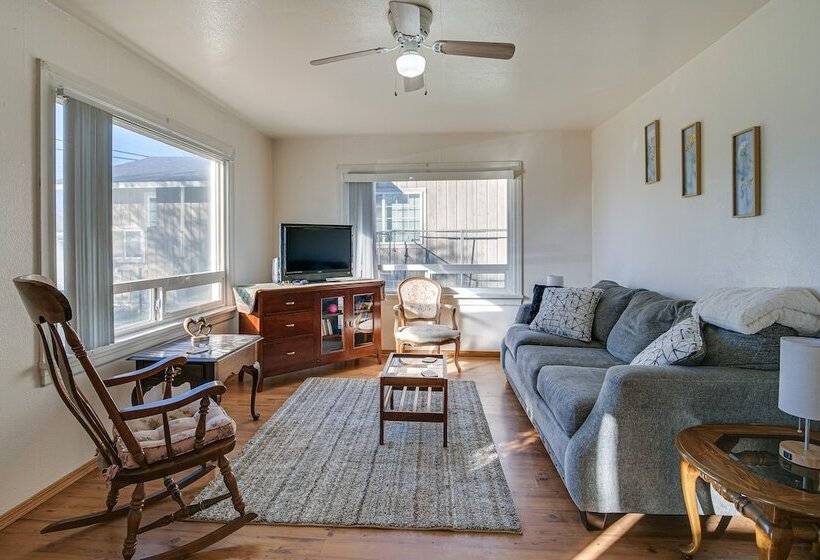 Peaceful Klamath Falls Home W/ Large Fenced Yard!