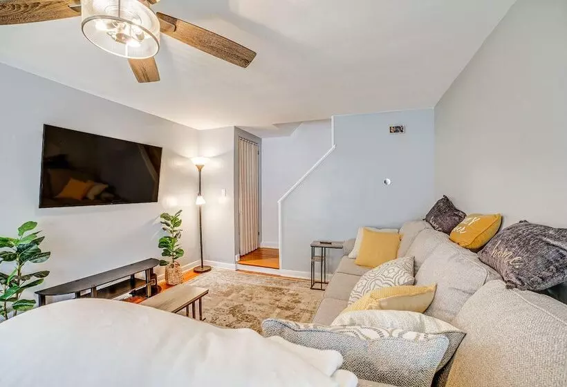 Penn Hills Home ~ 11 Mi To Pittsburgh