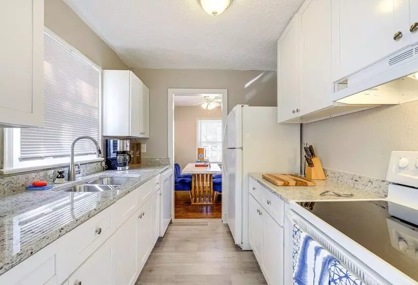 Pet Friendly Georgia Retreat W/ Fire Pit & Porch!