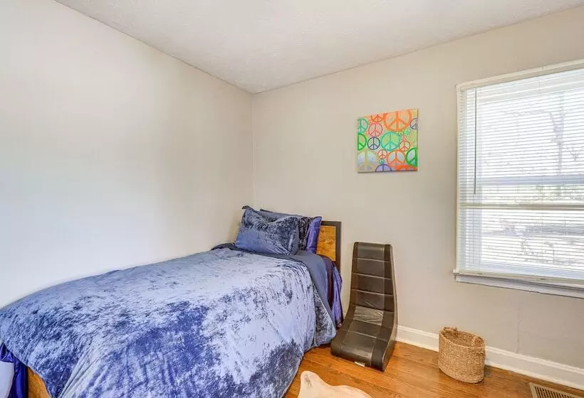 Pet Friendly Georgia Retreat W/ Fire Pit & Porch!